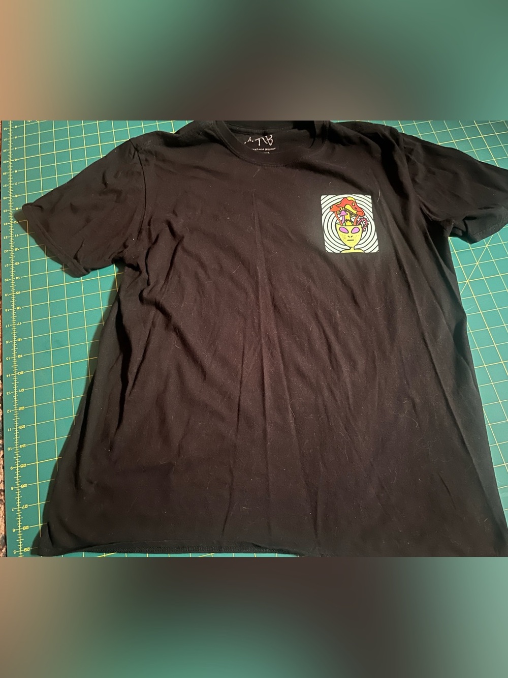 Black Graphic Alien/Mushroom -Print Men’s T-Shirt